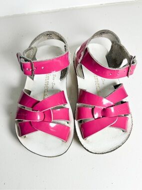 Sun-San Salt-Water Swimmer Sandals Shiny Pink Patent Leather Size 7